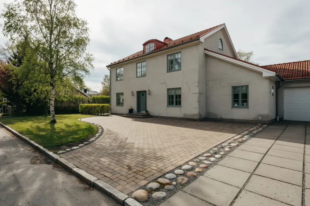 s v ljer du m nster p marksten som passar husets stil och tomtens funktion